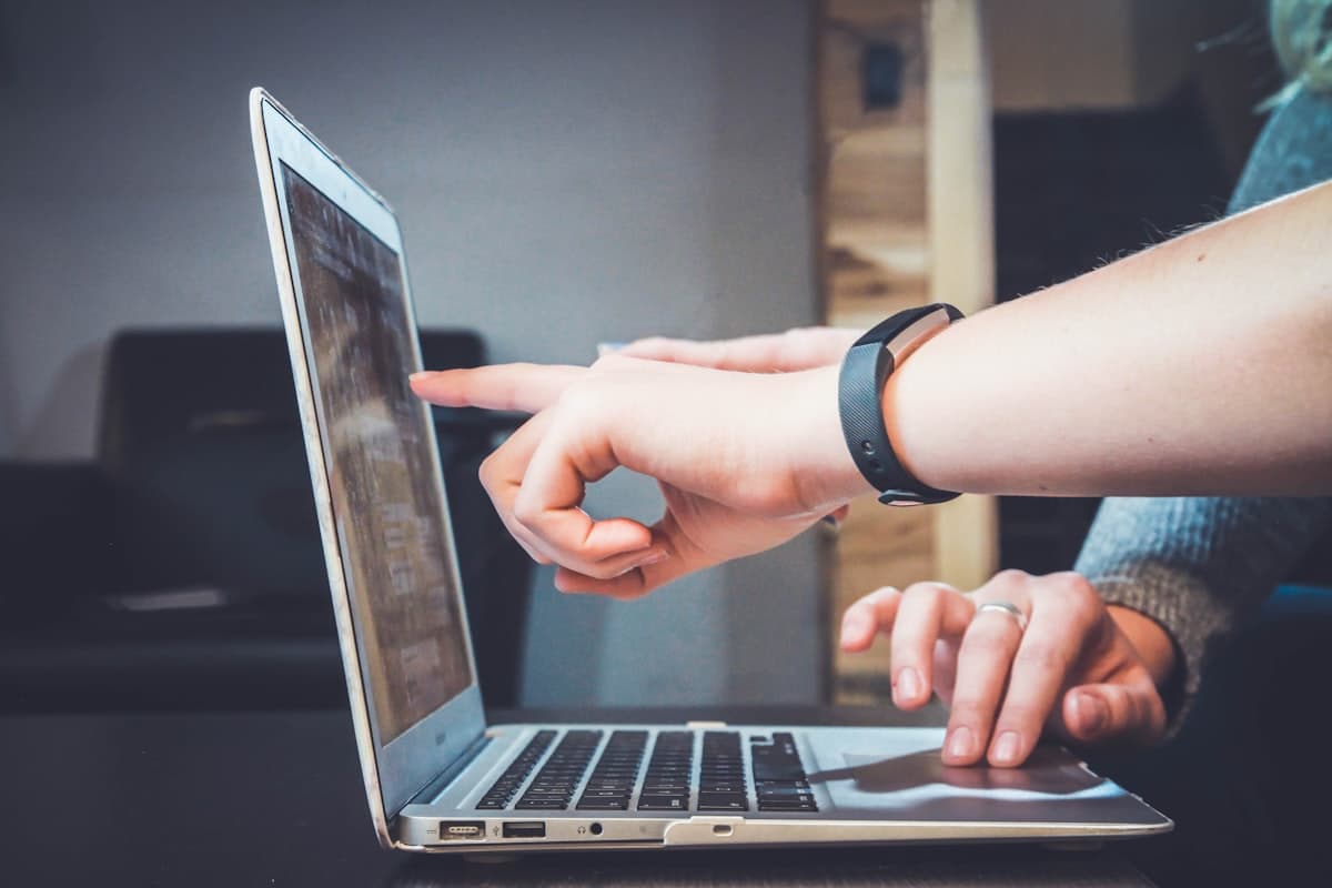 AI-Powered Customer Support for Shopify Stores: What's Actually Worth Building vs What's Hype cover