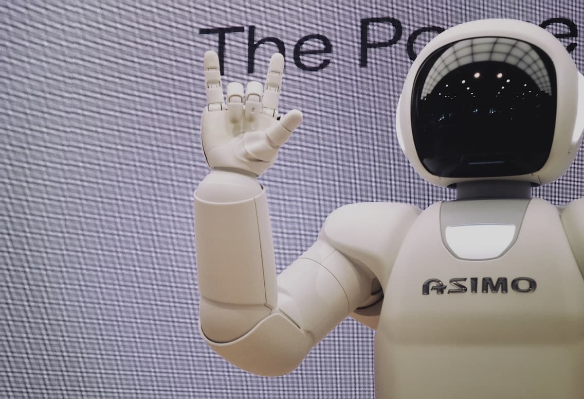 AI Voice Agents in 2026: What's Real, What's Hype, and What Actually Works cover